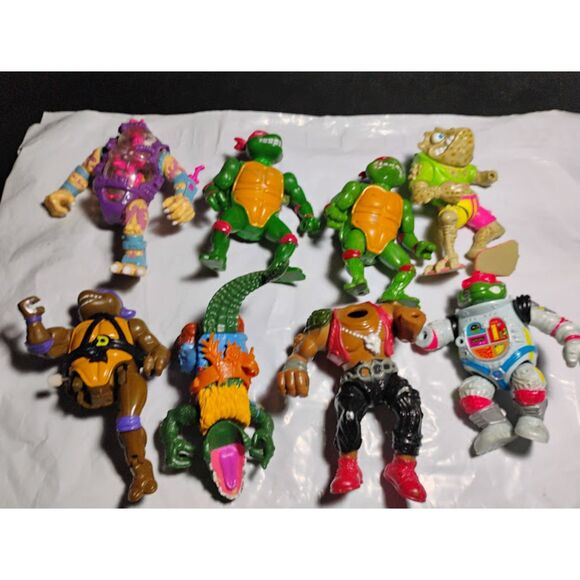 Lot of 8 Vintage Teenage Mutant Ninja Turtles Broken Figures Good For Parts - Picture 1 of 13